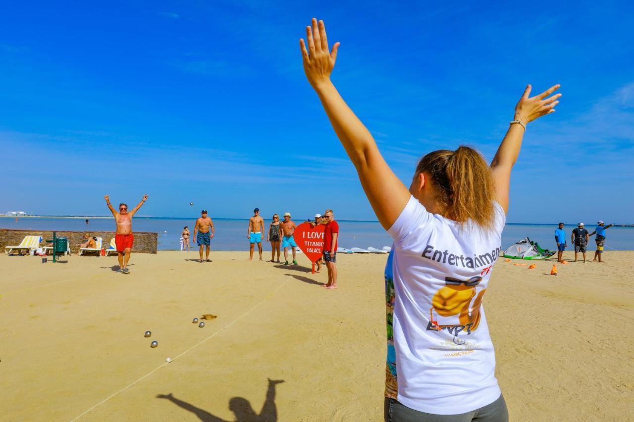 Titanic Palace Families And Couples Only 후르가다 외부 사진 Beach volleyball tournament
