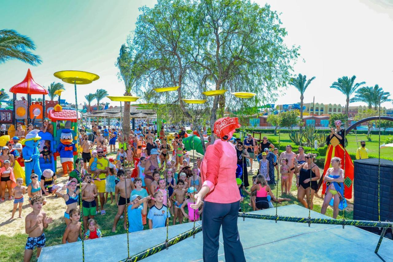 Titanic Palace Families And Couples Only 후르가다 외부 사진 Opening ceremony of Legoland Egypt